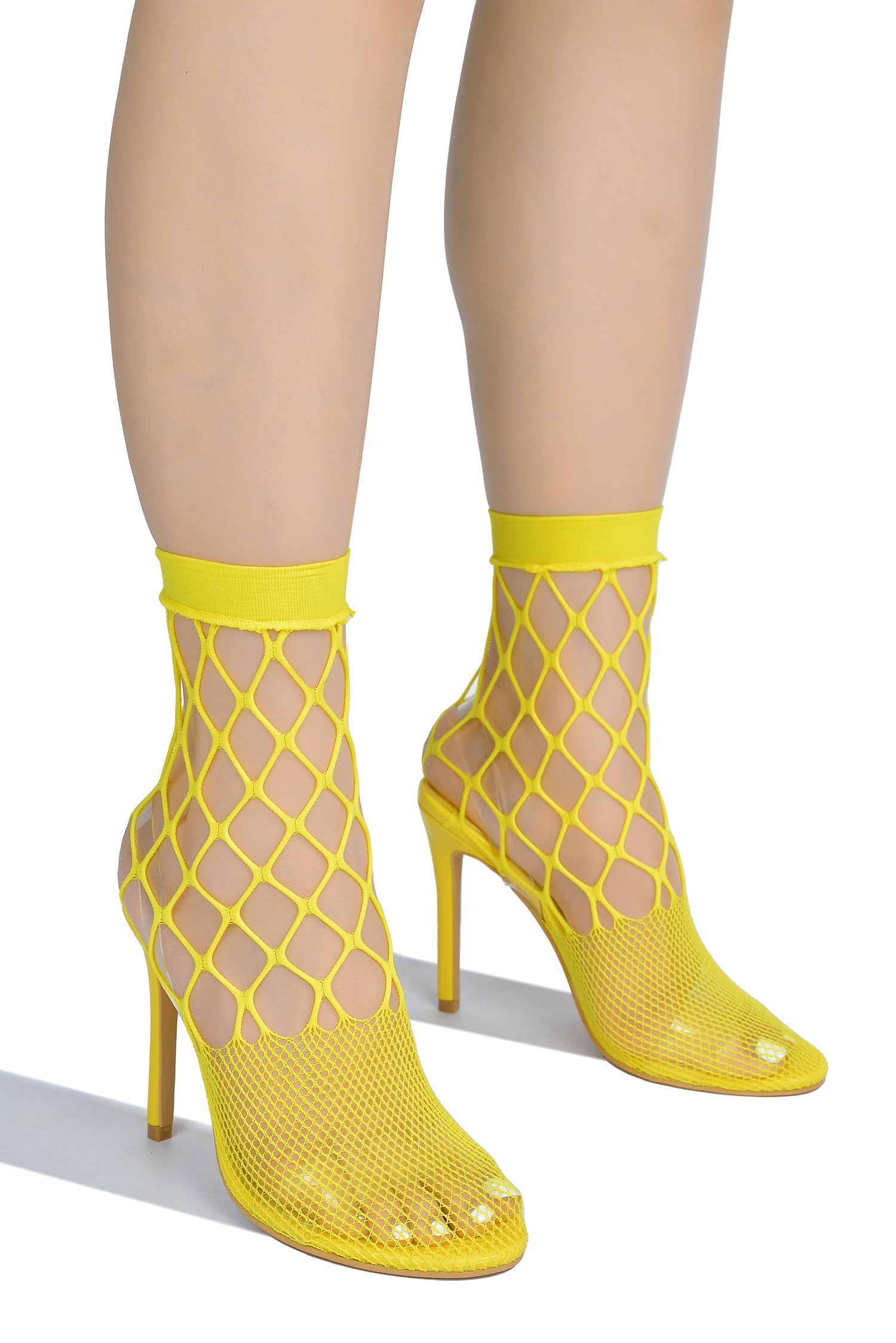 Yellow net shoes
